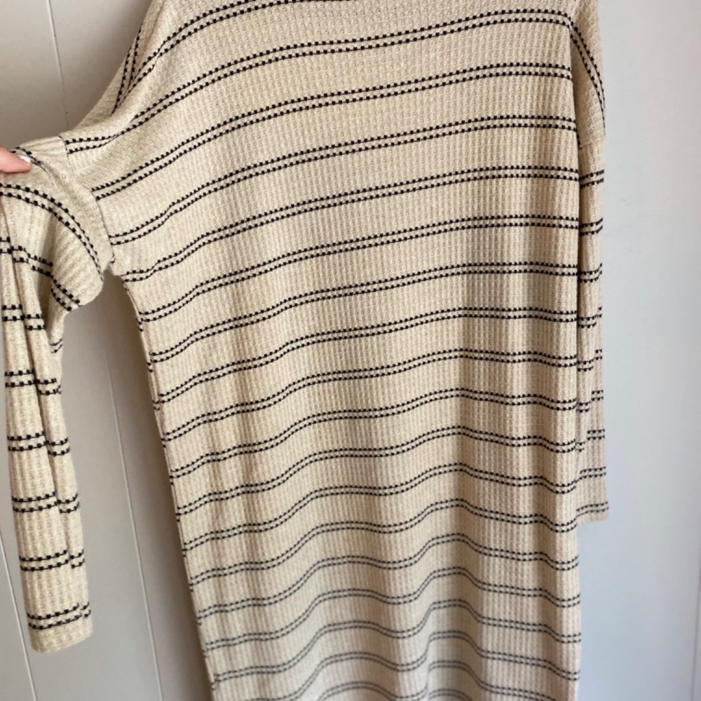 Cardigan  M - Picture 2 of 3
